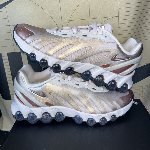 NEW Nike Air Max DN8 Rose Gold Metallic Red Bronze HF5509-900 Women Size 7.5